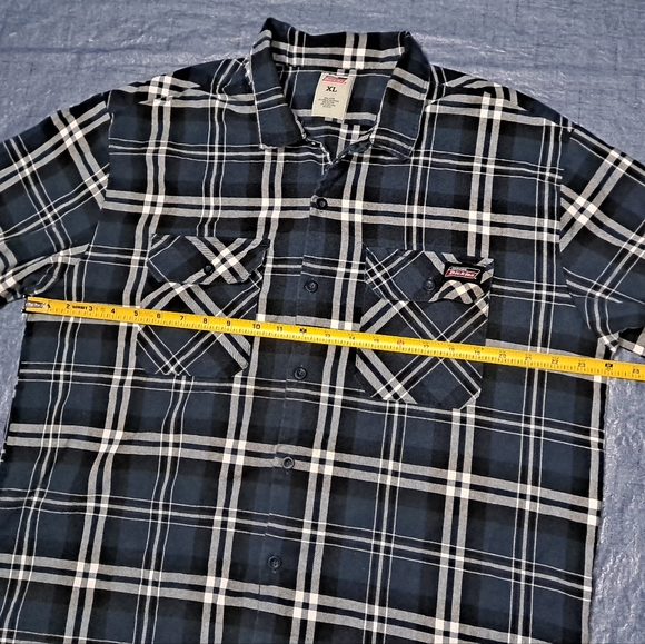 Dickies Flannel Work Shirt Men's XL Blue Short Sleeve Plaid 2 Pocket Button-down - Picture 7 of 8